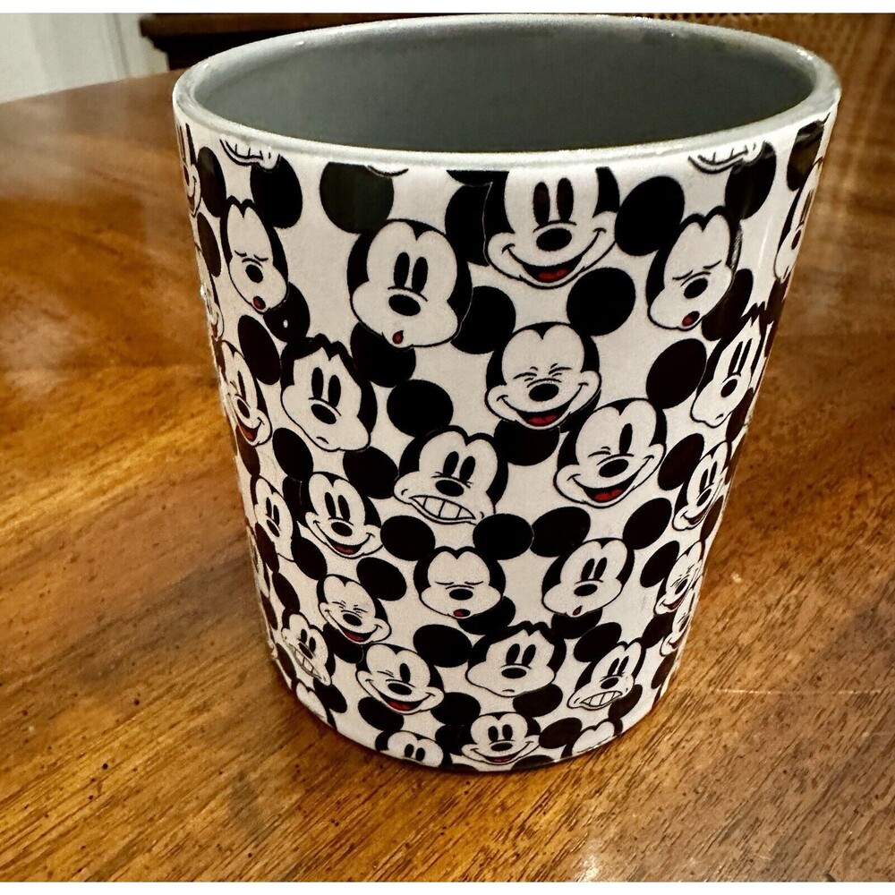 DISNEY MICKEY MOUSE Coffee Mug Collectible 14oz Black White